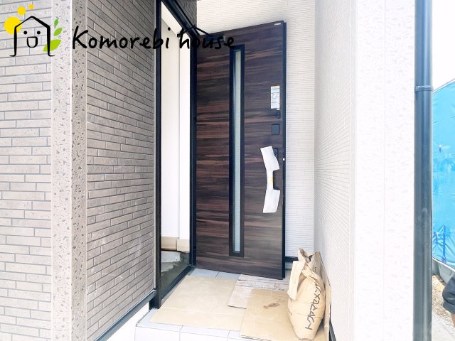 上尾市平方　3期　新築一戸建て　グラファーレ　04の玄関|26.8.7　撮影済み
