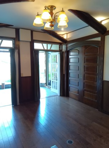 本山北町6丁目戸建の居間・リビング