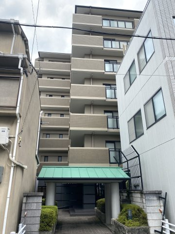 クレメント御所西の外観