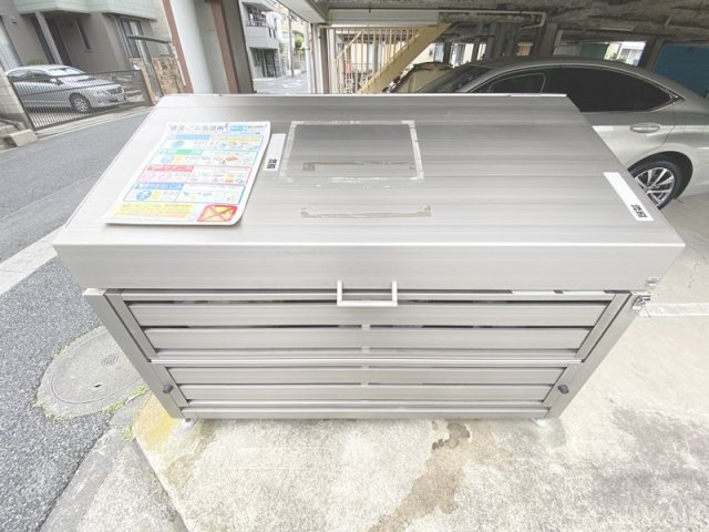 泰ハイツのその他共用部分|敷地内にゴミ置き場があります☆