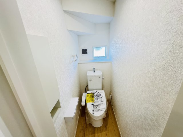 新築　前橋市稲荷新田町第3　クレイドルガーデン　3号棟のトイレ|　節水タイプのウォシュレット付きトイレ、水道料節約に一役買います！
