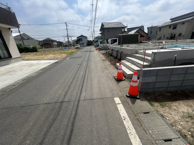 新築　前橋市稲荷新田町第3　クレイドルガーデン　3号棟の前面道路含む現地写真|現地写真　北側接道幅員約5ｍ
