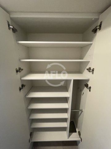 ワールドアイ大阪フェリーチェの収納|グランフェリーチェ・ナイン　玄関収納