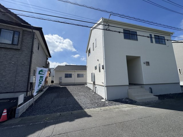 新築　前橋市稲荷新田町第3　クレイドルガーデン　4号棟の駐車場|現地写真　駐車スペースは縦列駐車になりますが、2台分可能です！


