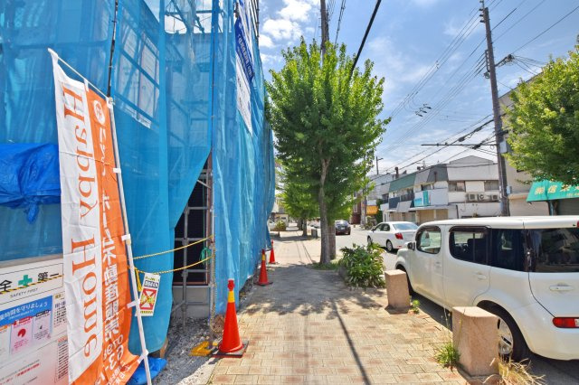リーブルガーデン大庄西町3丁目新築一戸建て│3LDK+駐車1台可の前面道路含む現地写真|北西側前面道路　幅員4.8ｍ