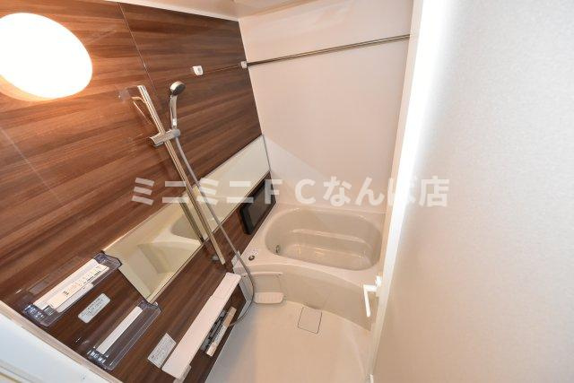 プレジオ松屋町の浴室