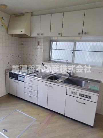 ６６８４９　羽島市竹鼻町狐穴中古戸建てのキッチン