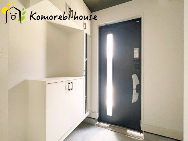 上尾市平方　3期　新築一戸建て　グラファーレ　05の玄関|26.8.7　撮影済み