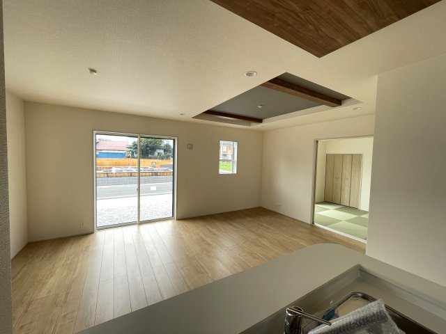 藤岡市藤岡（全8棟）2号棟の居間・リビング