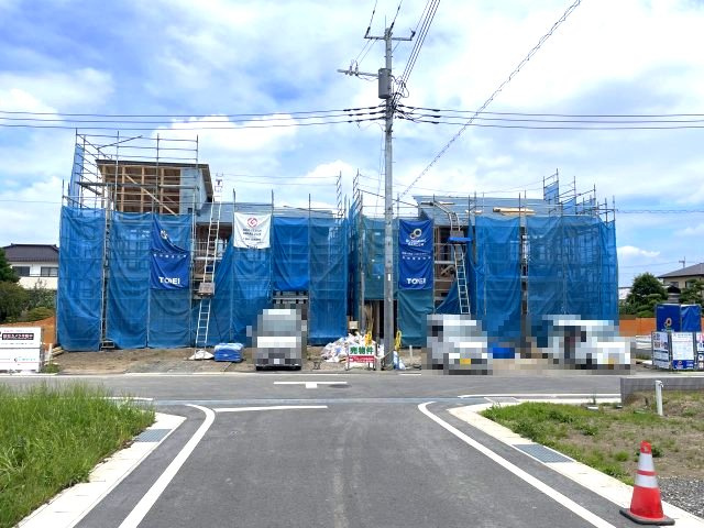 藤岡市藤岡（全8棟）3号棟の前面道路含む現地写真