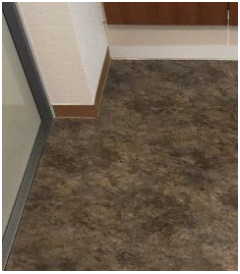 コレット春日の玄関