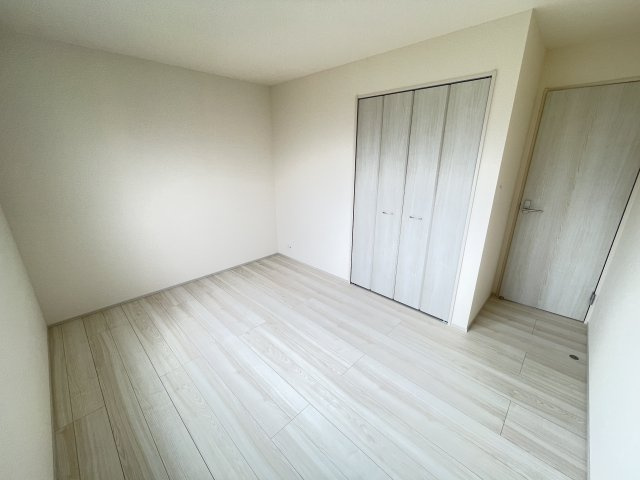 藤岡市藤岡（全8棟）4号棟の洋室