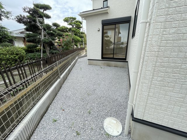 藤岡市藤岡（全8棟）4号棟の庭
