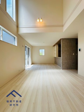 大野城市南ヶ丘5丁目２号棟　戸建ての居間・リビング