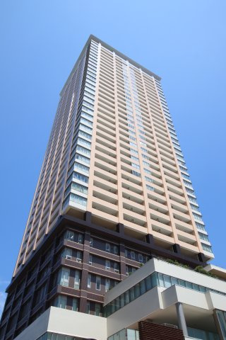 ステーションガーデンタワーの外観