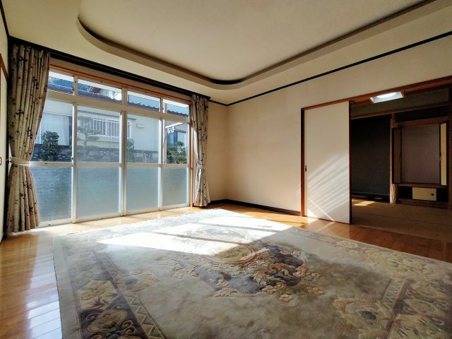 花高2丁目戸建ての居間・リビング