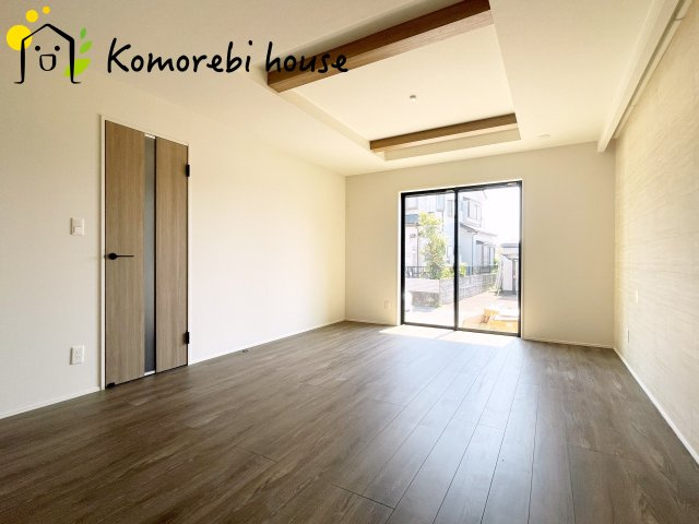 上尾市平方　3期　新築一戸建て　グラファーレ　06の居間・リビング|ゆったりとしたリビングです