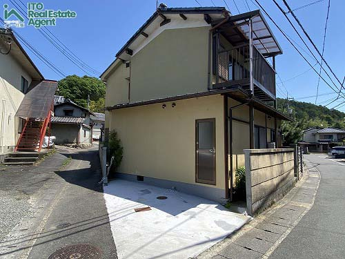 岩倉木野町　中古戸建の駐車場