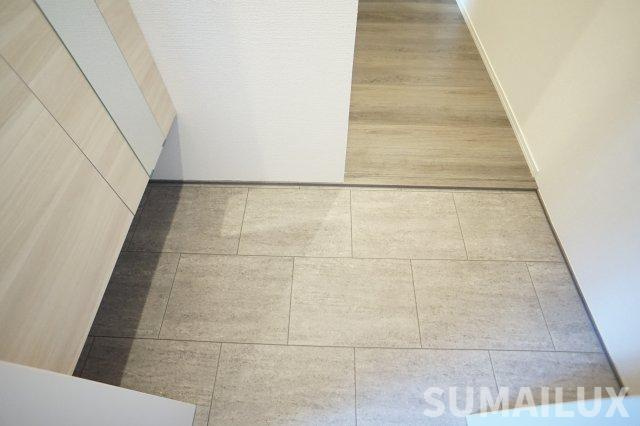 熊本市東区下南部１丁目のアパートの玄関