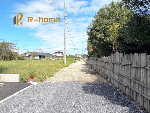 那珂市杉第3　新築戸建て　1号棟の前面道路含む現地写真|堂々！建物完成♪実際のお部屋をご見学可能です♪
ご見学が一番の資料！お気軽にお問い合わせ下さい♪