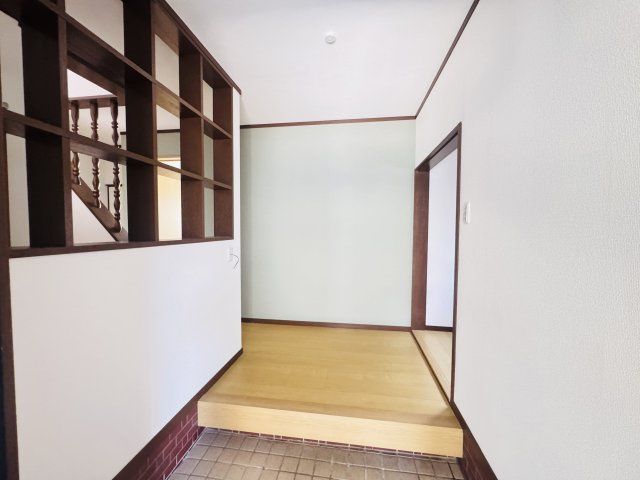 高崎市新町　中古住宅の玄関|現地写真　高崎市新町中古住宅