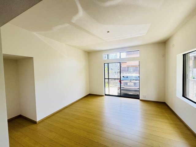 高崎市新町　中古住宅の居間・リビング|現地写真　高崎市新町中古住宅