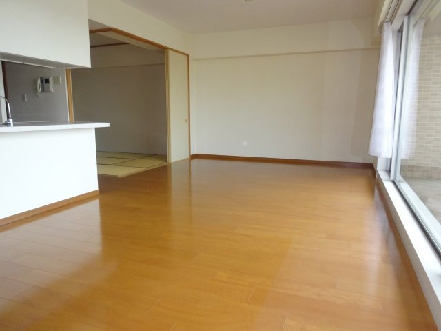 リーベストガーデン宝塚の居間・リビング|参考、同建物・同間取りの号室