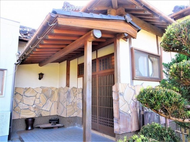川棚町小串郷戸建ての玄関