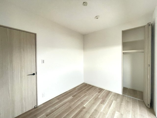 パラッシオ楽々園シービスタの洋室|北側洋室約５．２帖