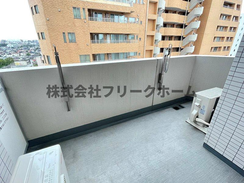 武蔵野市吉祥寺本町１丁目の賃貸マンションのバルコニー