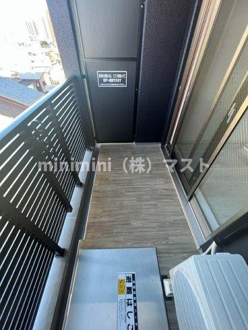 アドバンス大阪カーサのバルコニー