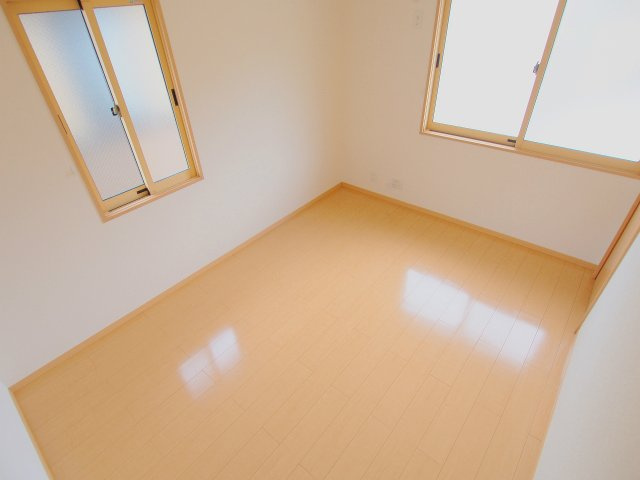 ファミール宮上 D棟の寝室