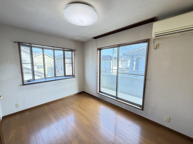 箱田町中古住宅の洋室|■2階洋室