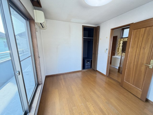 箱田町中古住宅の収納|■2階洋室収納