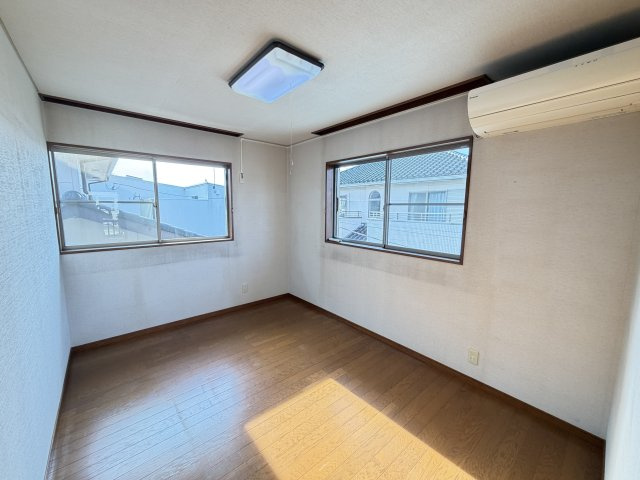 箱田町中古住宅の洋室|■2階洋室