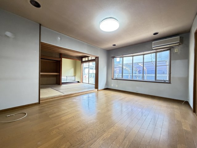箱田町中古住宅の居間・リビング|■10.0帖リビング
