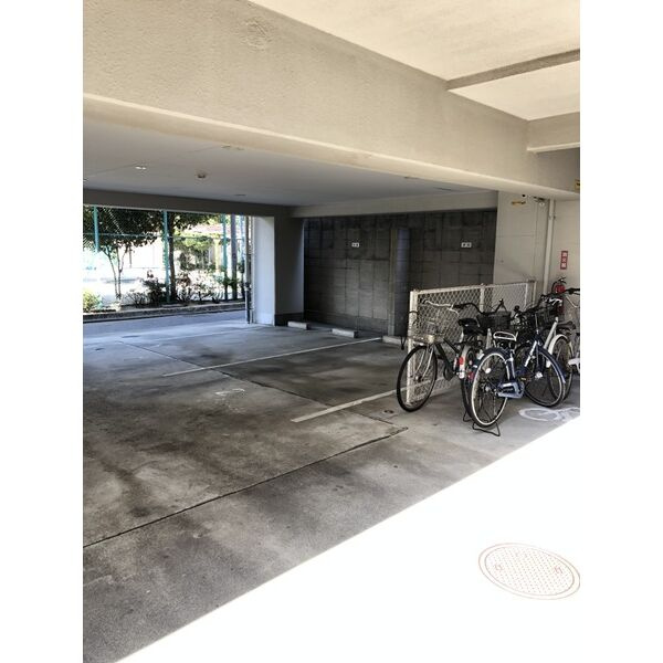 グランルミエールの駐車場