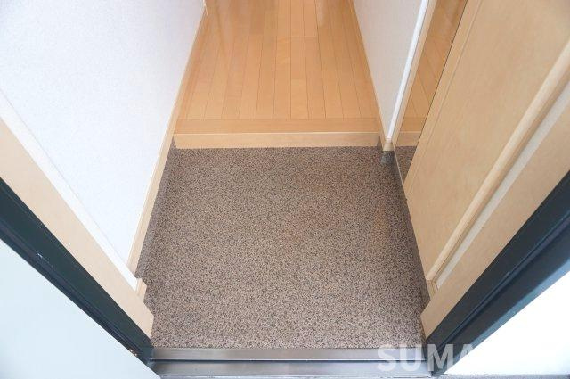 菊池郡菊陽町大字津久礼の賃貸マンションの玄関