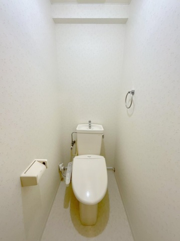 ハイタウン堀田のトイレ|※写真は別部屋の物です。参考にご覧ください。