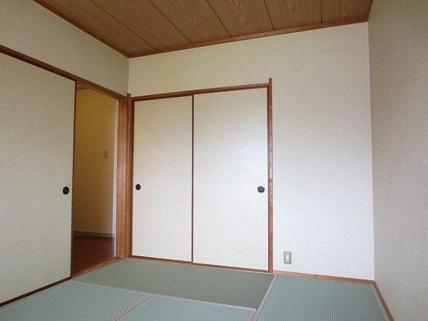 レオパレスⅤの和室