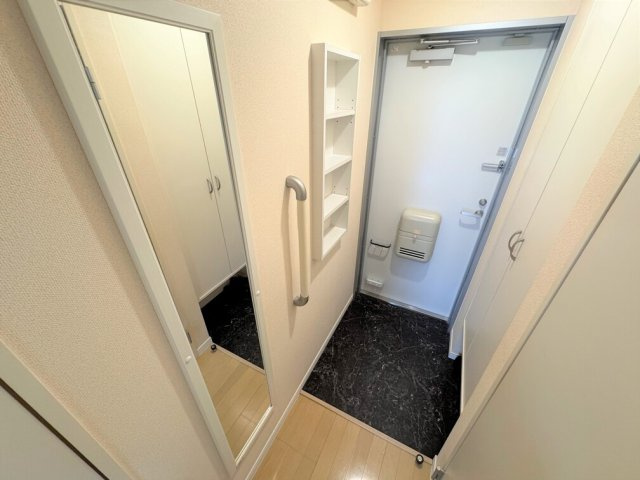 レオネクストモカグレイス宝塚の玄関