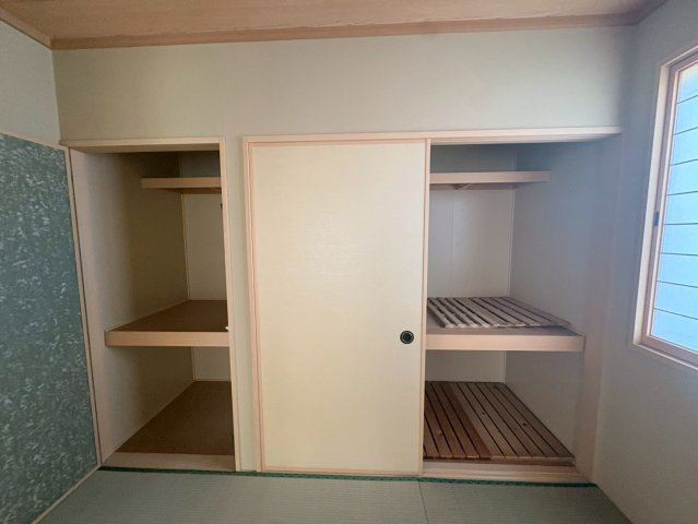 小坂本町戸建賃貸の収納
