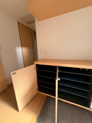 小坂本町戸建賃貸の収納