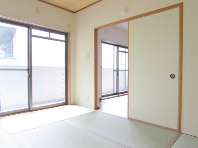 メゾンちぐさの和室