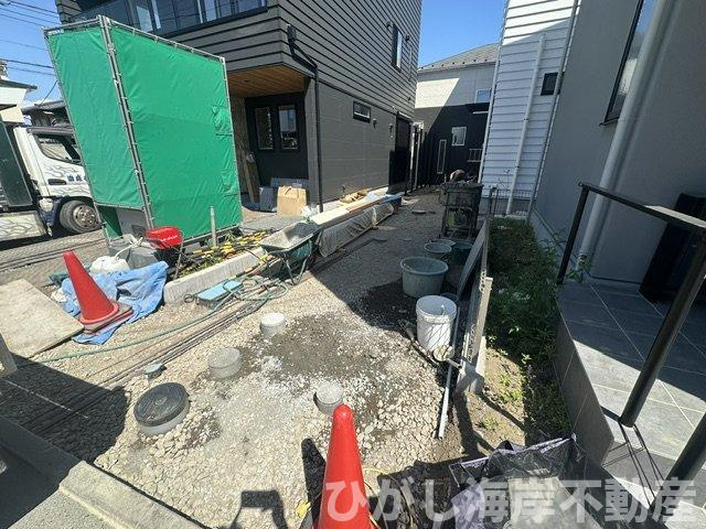 藤沢市辻堂6丁目 　新築戸建　全4棟の駐車場|5月16日撮影　工事中　駐車スペース