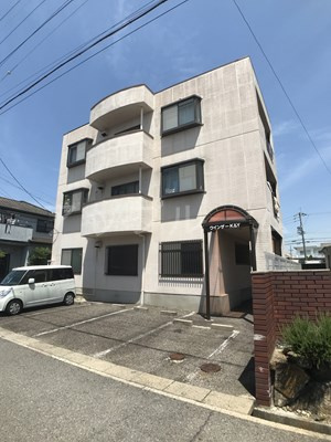 ウィンザーK&Y六軒屋のエントランス
