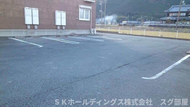ポライトリー　ガーデンＣ棟の駐車場