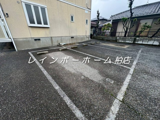 ▶非対面対応◀接客・申込・契約オンライン！LINE×相談可！の駐車場|駐車場に車を止められます
