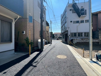 【前面道路含む現地写真】 | 千葉県市川市市川3丁目条件無し売地 | 路面はきれいに舗装済です！