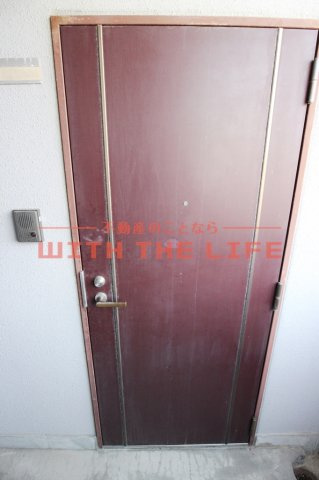 ネバーランドぶどうの樹【キャシュバック対象の物件】の玄関|明るい玄関です